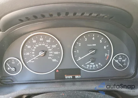 2015 BMW X3 xDrive28I z USA, uszkodzony, nr VIN 5UXWX9C54F0D45723